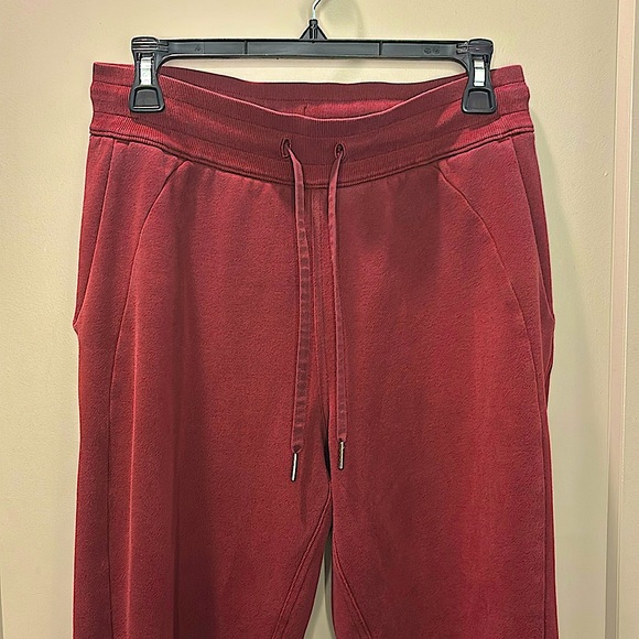 lululemon sweatpants - Picture 1 of 3